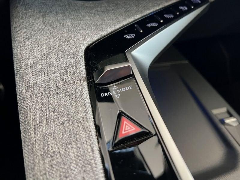 Peugeot e-3008 210cv 73 kWh GT
