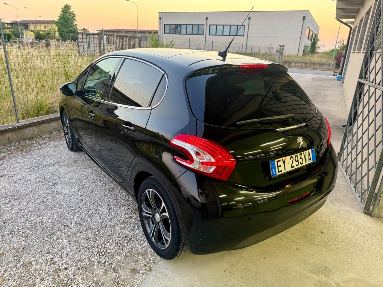 Peugeot 208 PureTech 82 5 porte Allure