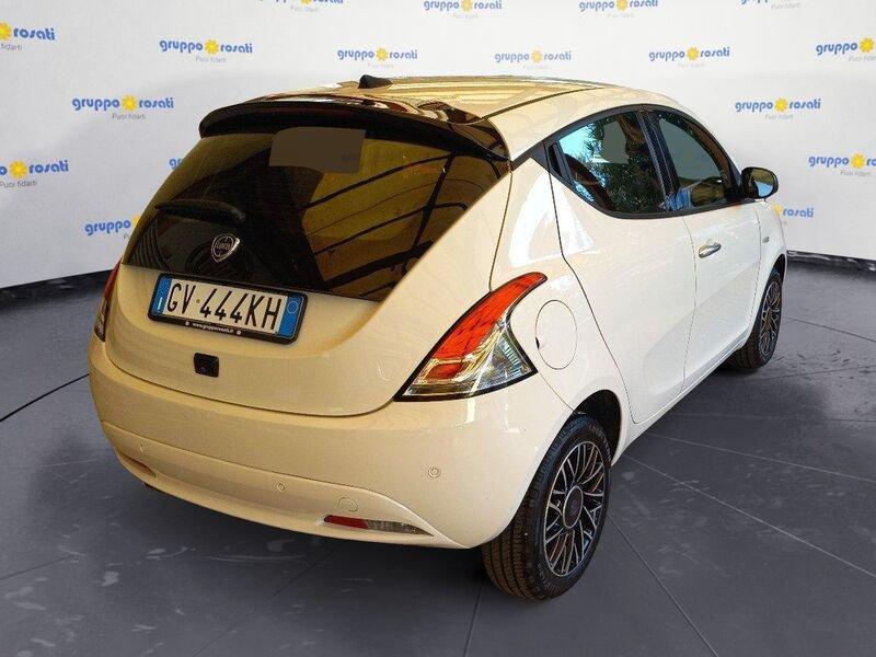 Lancia Ypsilon New 5 porte My24 1.0 Firefly 70 CvStart&Stop Hybrid Oro