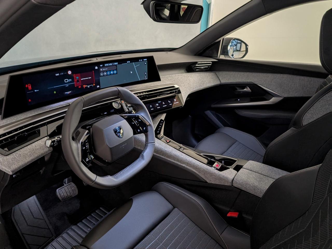 Peugeot 3008 Hybrid 136 e-DCS6 Allure KM0