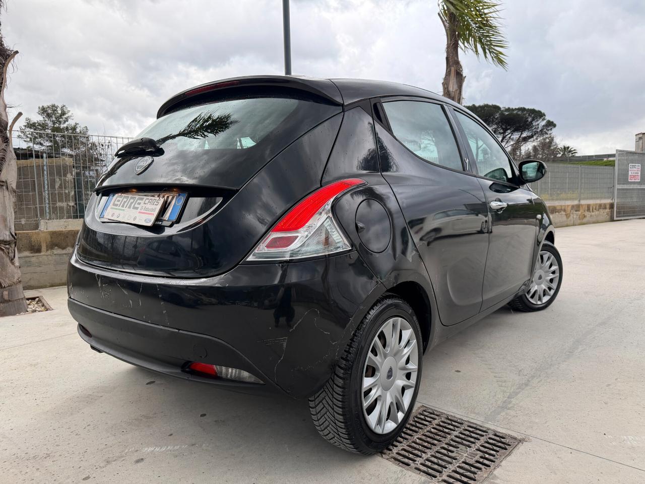 LANCIA YPSILON ANNO 2014 1.2 BENZINA/GPL 69 CV