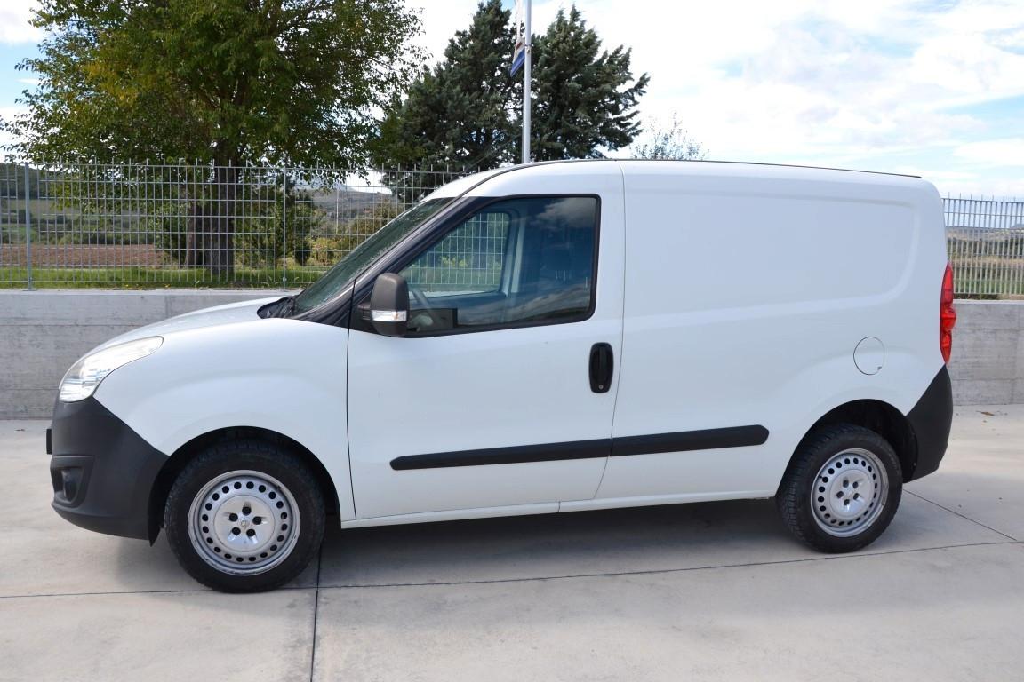 OPEL COMBO 1.4 ecoM Turbo 120 '17