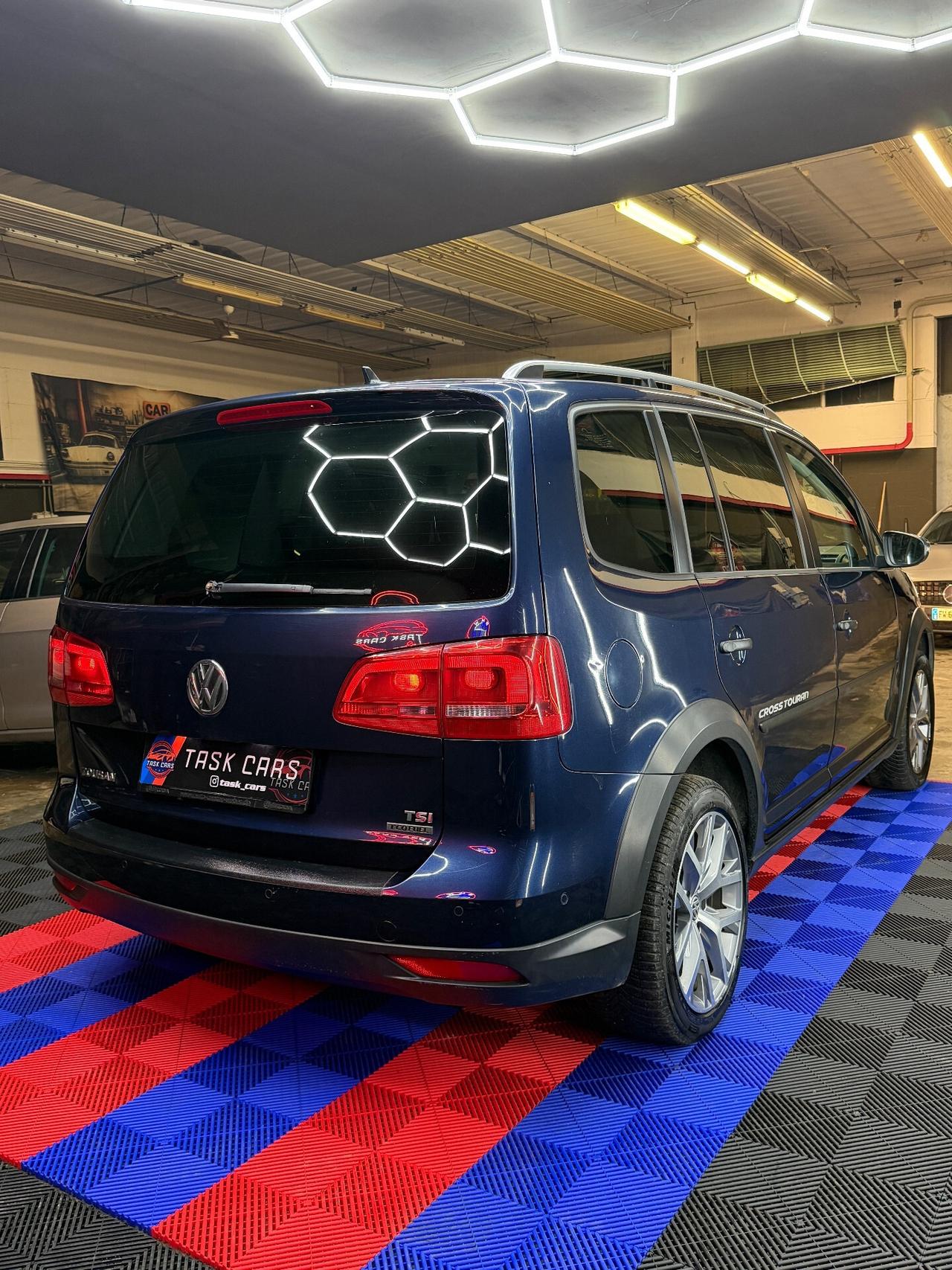 Volkswagen Touran CrossTour