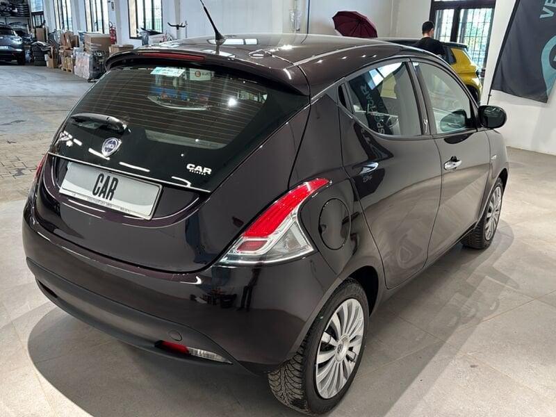 Lancia Ypsilon 1.3 MultiJet 95cv Silver