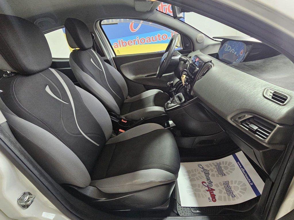 Lancia Ypsilon 1.2 69 CV 5 porte Silver