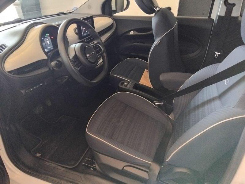 FIAT 500 500e Berlina 42 kWh Passion