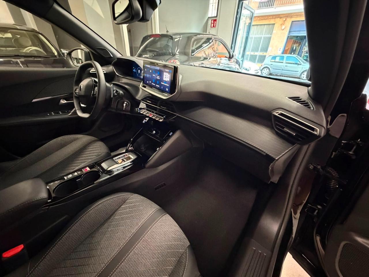 Peugeot 2008 Hybrid 145 e-DCS6 Allure RATE A PARTIRE DA 225 € AL MESE