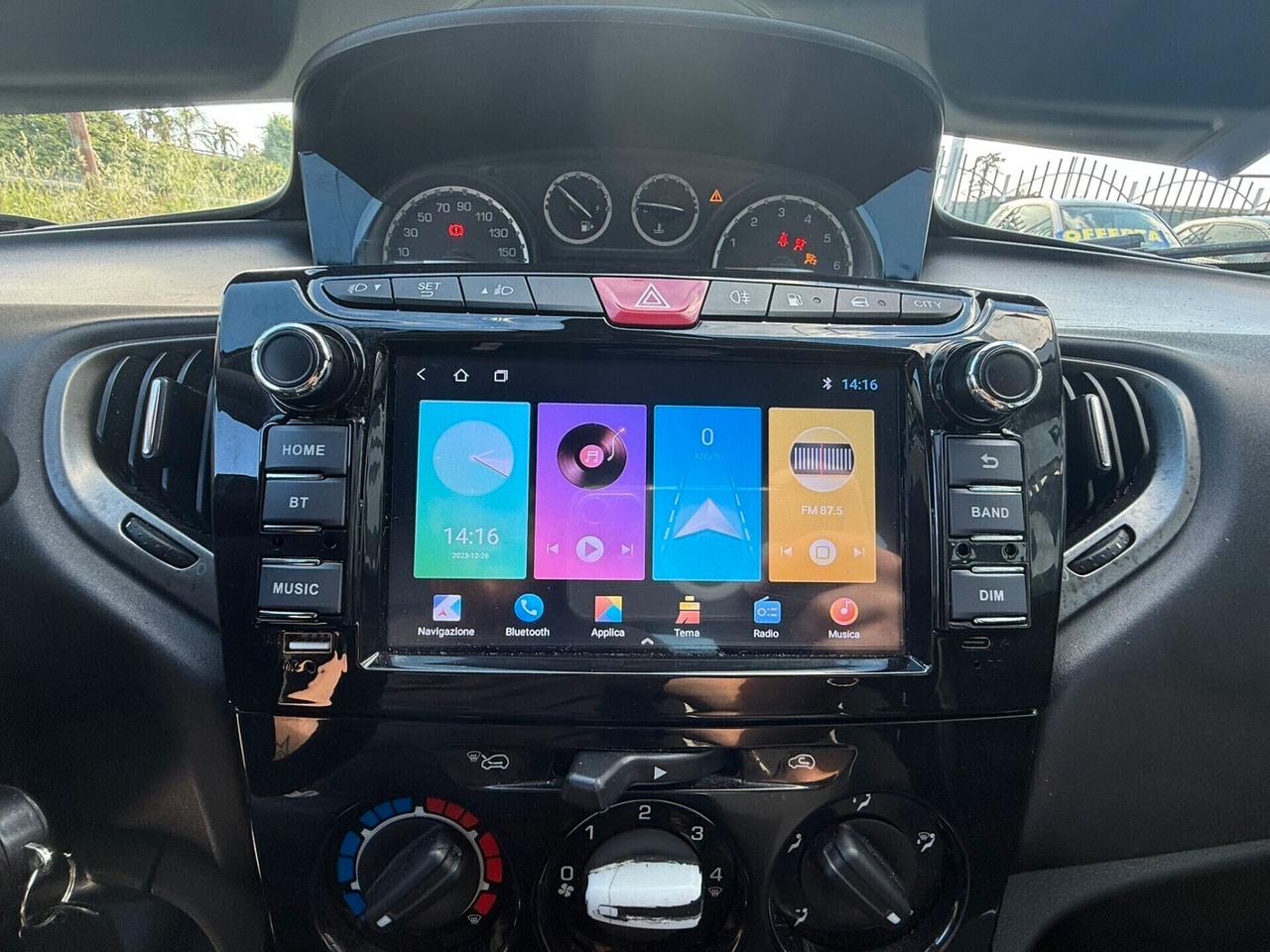 Lancia Ypsilon 0.9 TwinAir 85 CV 5 porte Metano Ecochic Elle