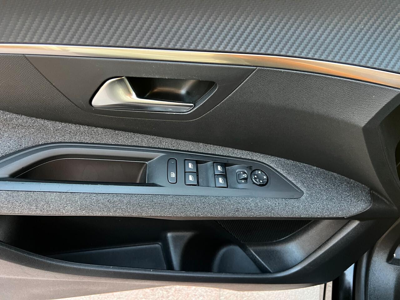 Peugeot 3008 BlueHDi 130 CV-AUTO-2021