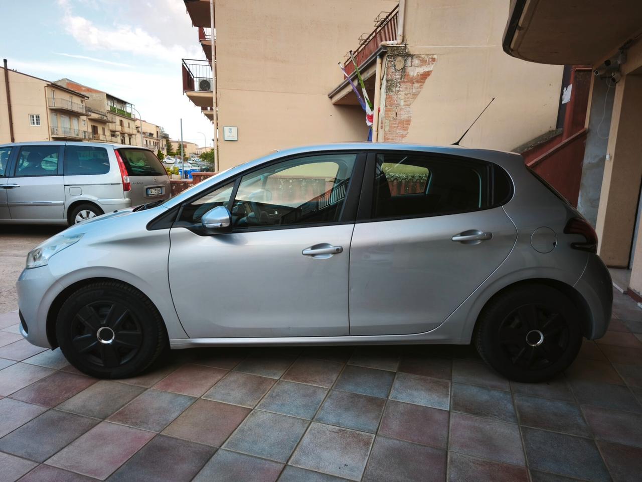 Peugeot 208 1.6 BlueHDi 75 CV