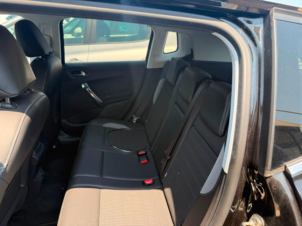 Peugeot 2008 PureTech Turbo 110 S&S Allure