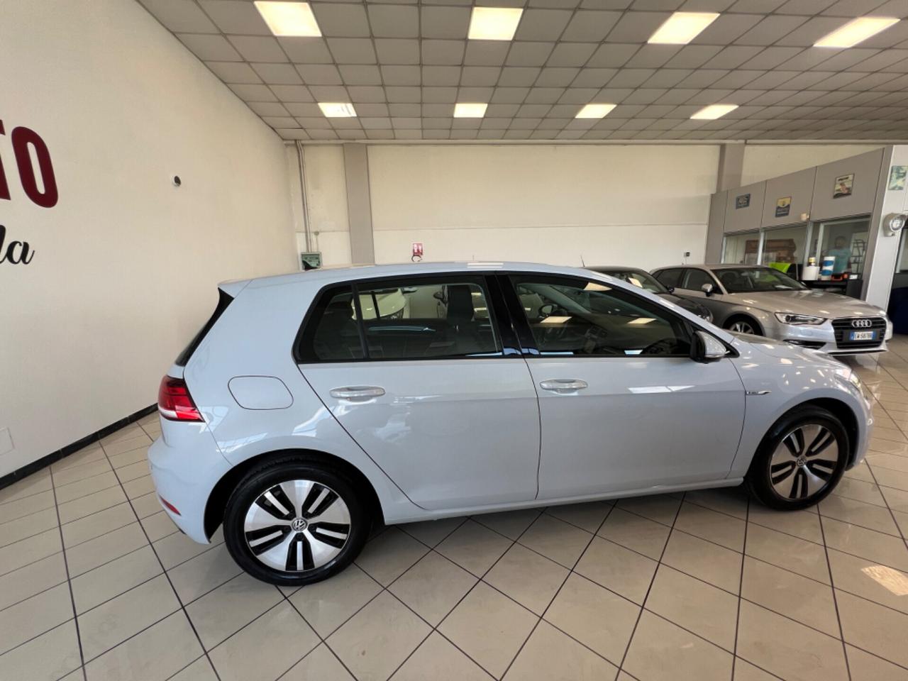 Volkswagen Golf e-Golf 136 CV