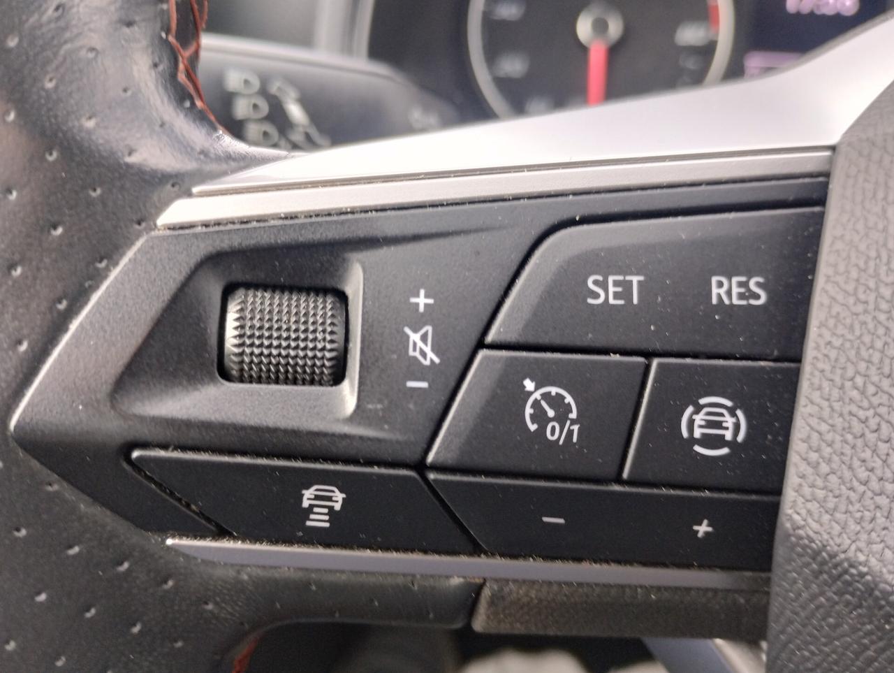 Seat Arona 1.0 TGI FR ( sportiva , full optional e dai consumi record)