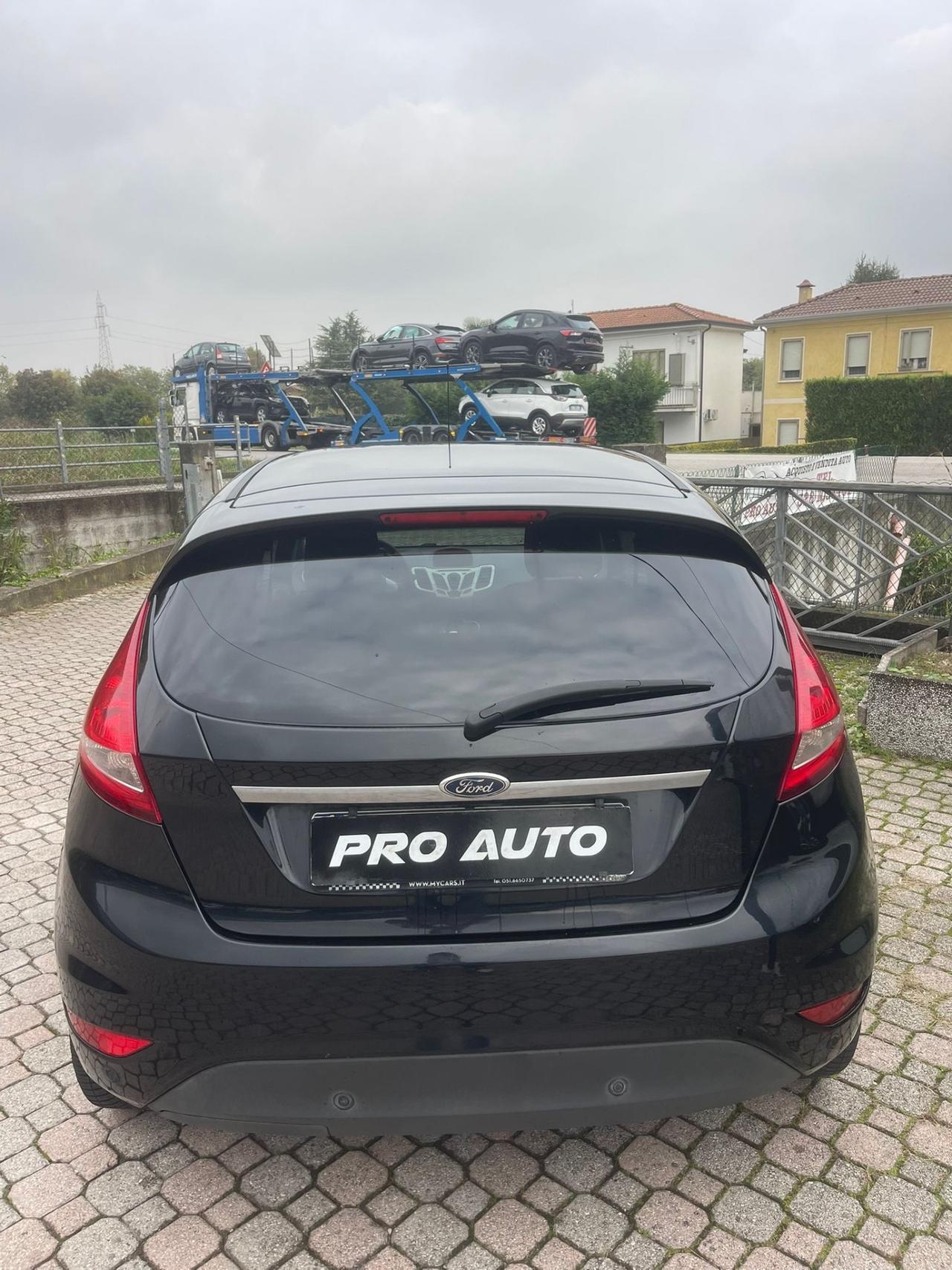 Ford Fiesta 1.4 5 porte Bz.- GPL Titanium