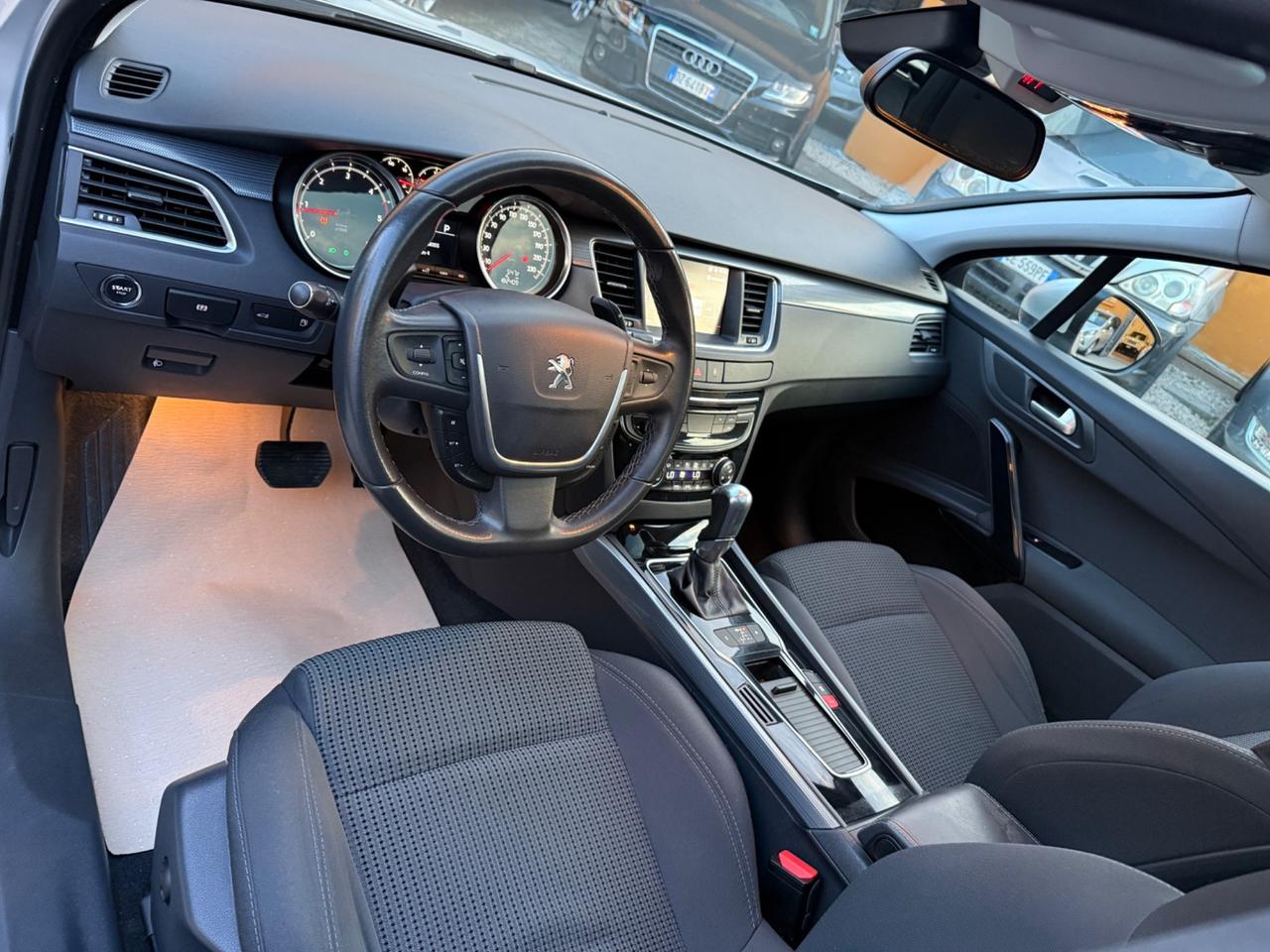 Peugeot 508 BlueHDi 180 EAT6 S&S SW Allure