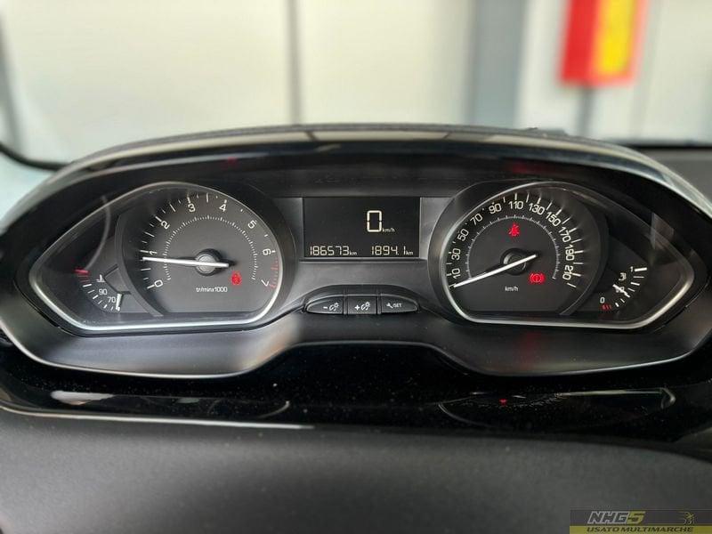 Peugeot 208 PureTech 82 5p. GPL Allure