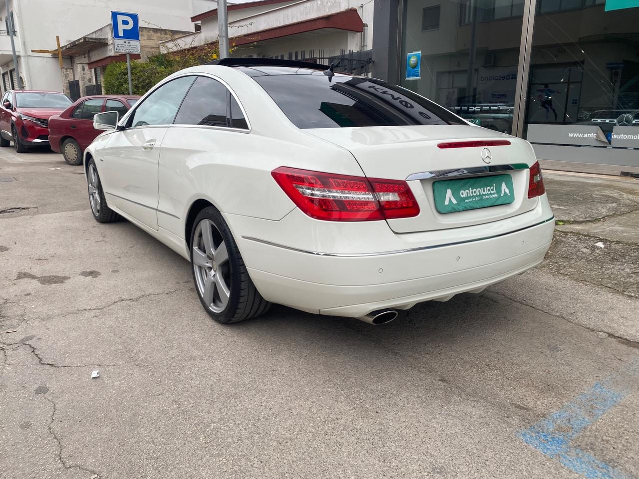 Mercedes-benz E 220 CDI Coupé BlueEFFICIENCY