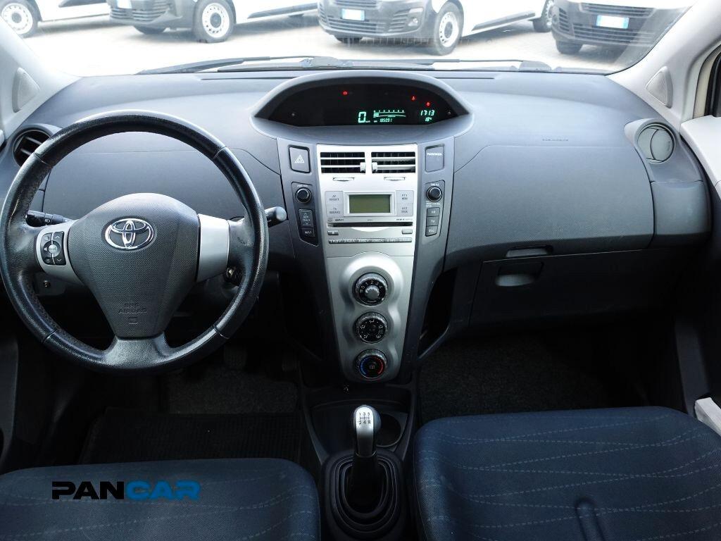 Toyota Yaris 1.0 5 porte Sol