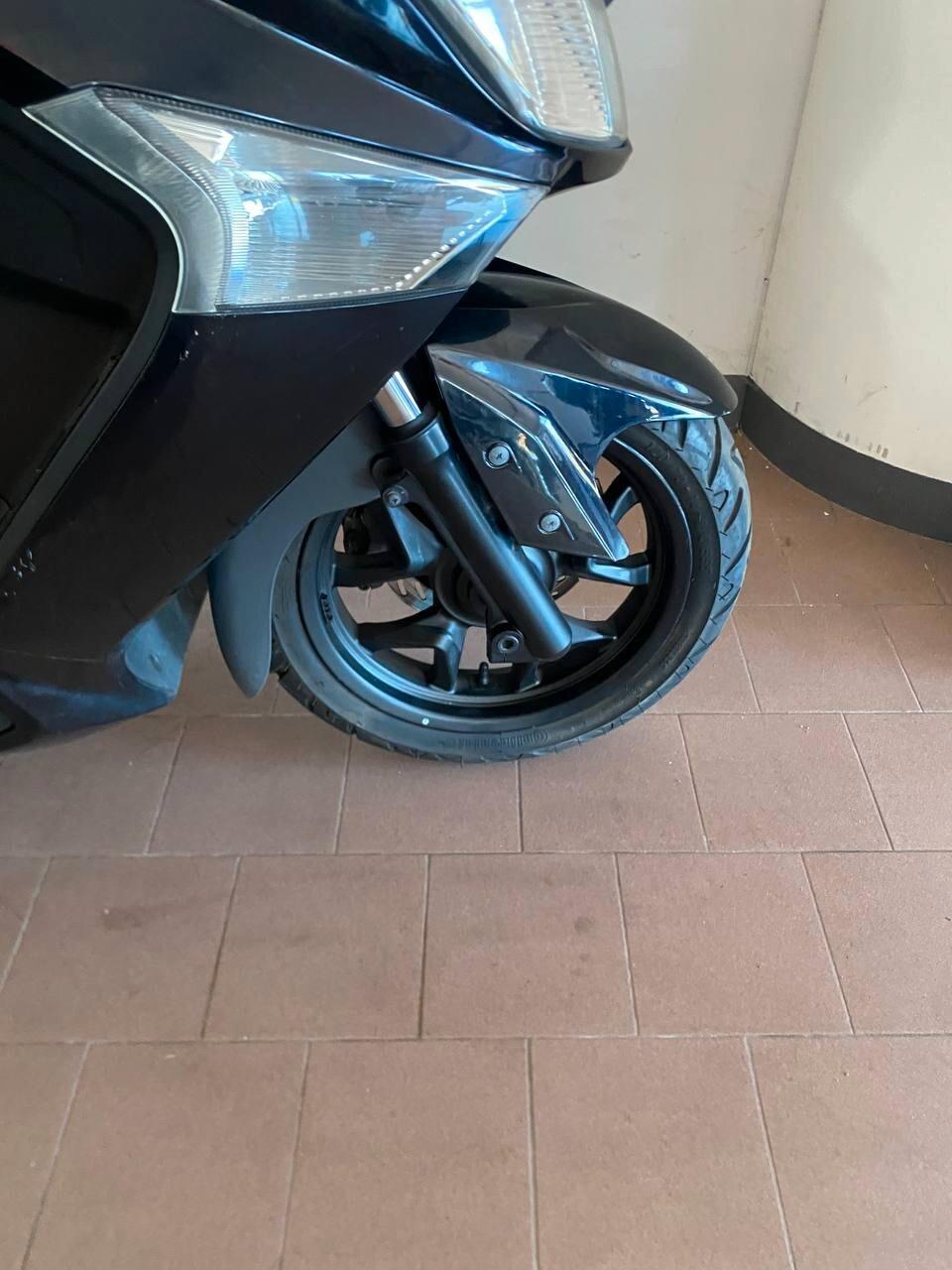 Sym Joymax 300