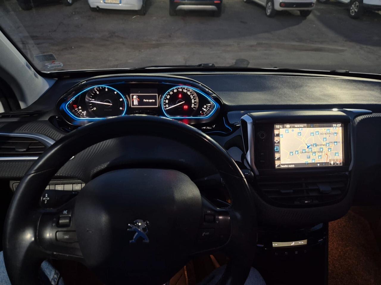 Peugeot 2008 BlueHDi 100 S&S Allure