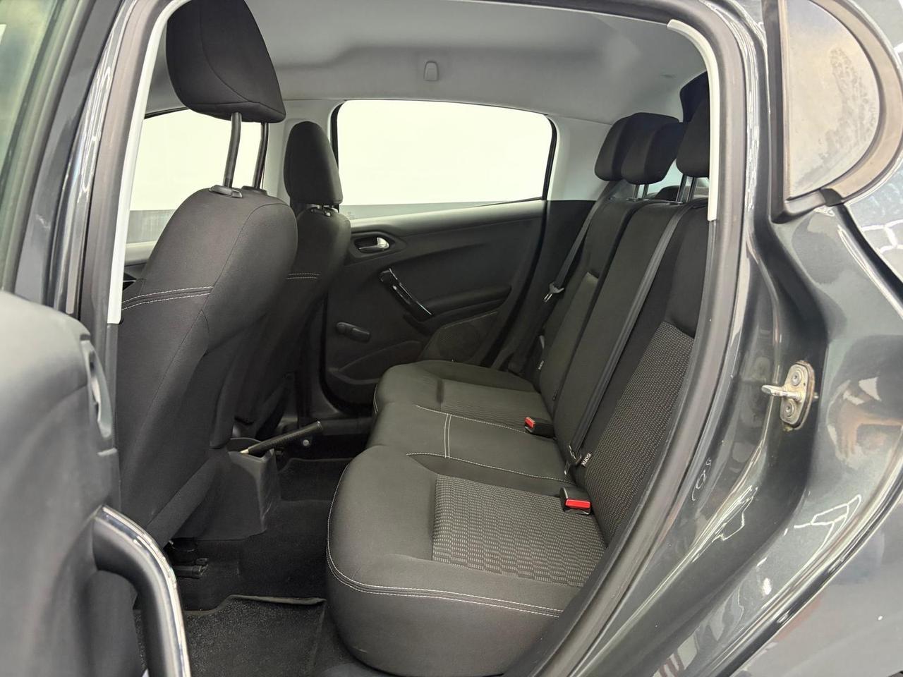 Peugeot 208 PureTech 82 5 porte Allure