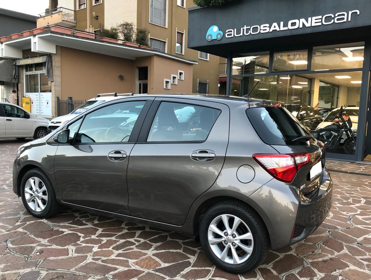 Toyota Yaris 1.0 72 CV 5 porte Lounge