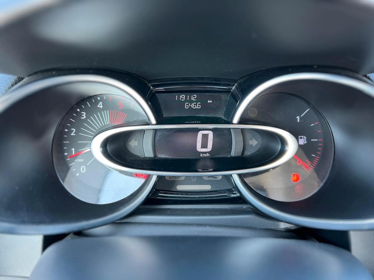 Renault Clio dCi 8V 75 CV Start&Stop 5 porte Energy Intens