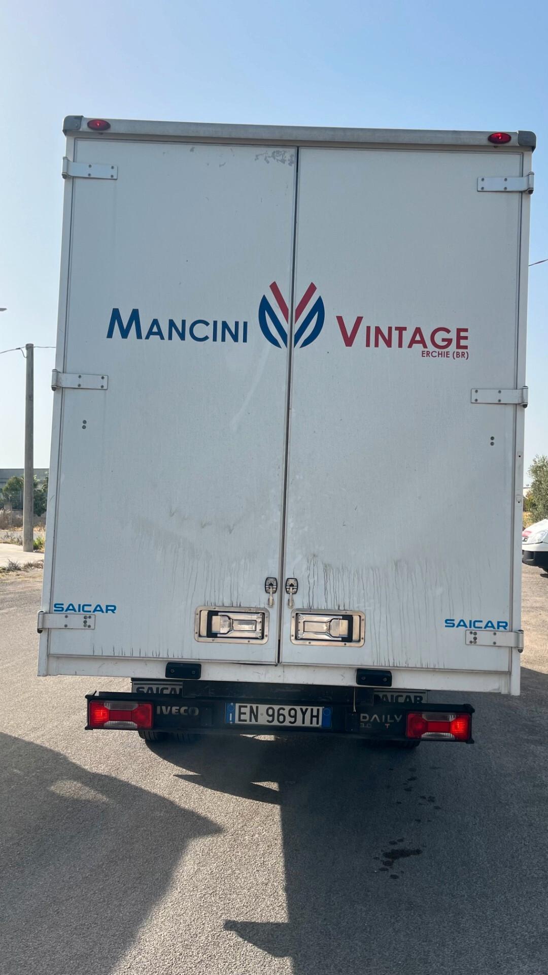 Iveco Daily 35c15L con cassa