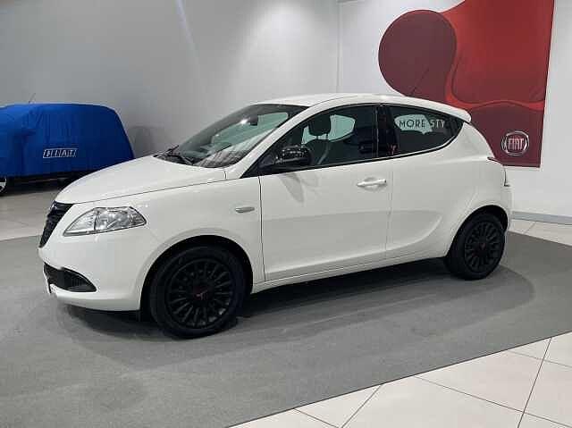 Lancia Ypsilon 1.2 69 CV 5 porte Elefantino