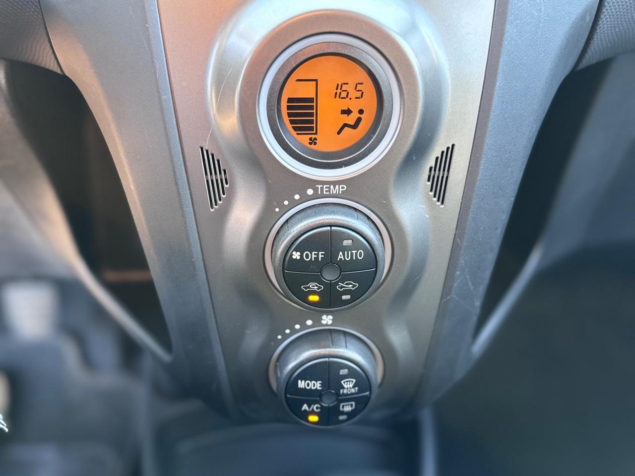 Toyota Yaris 1.0 Benzina 69cv 2010 90.000km