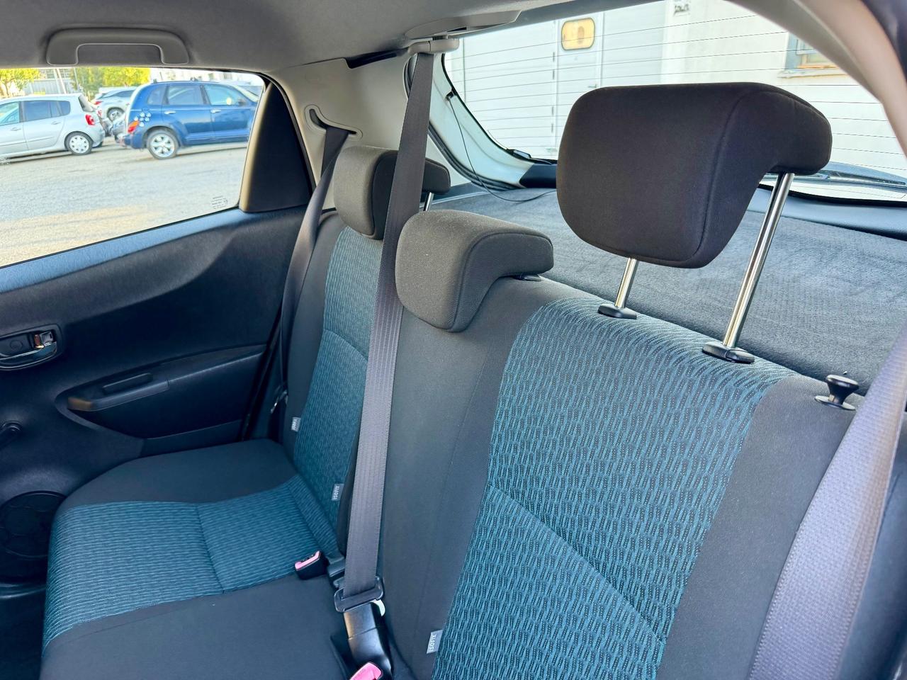 Toyota Yaris 1.0benz 2012 120.000km per neopatentati