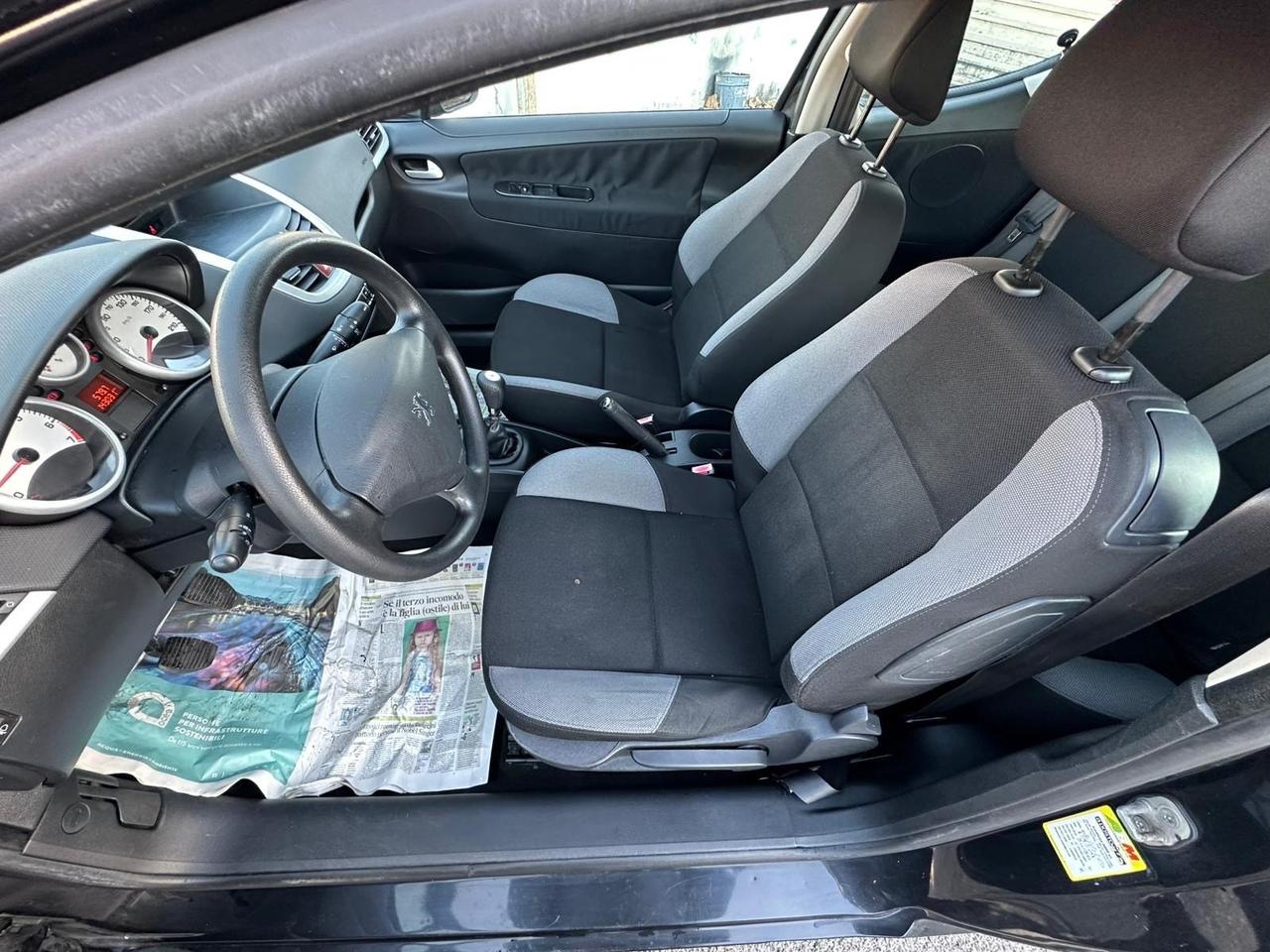 Peugeot 207 1.4 bezina