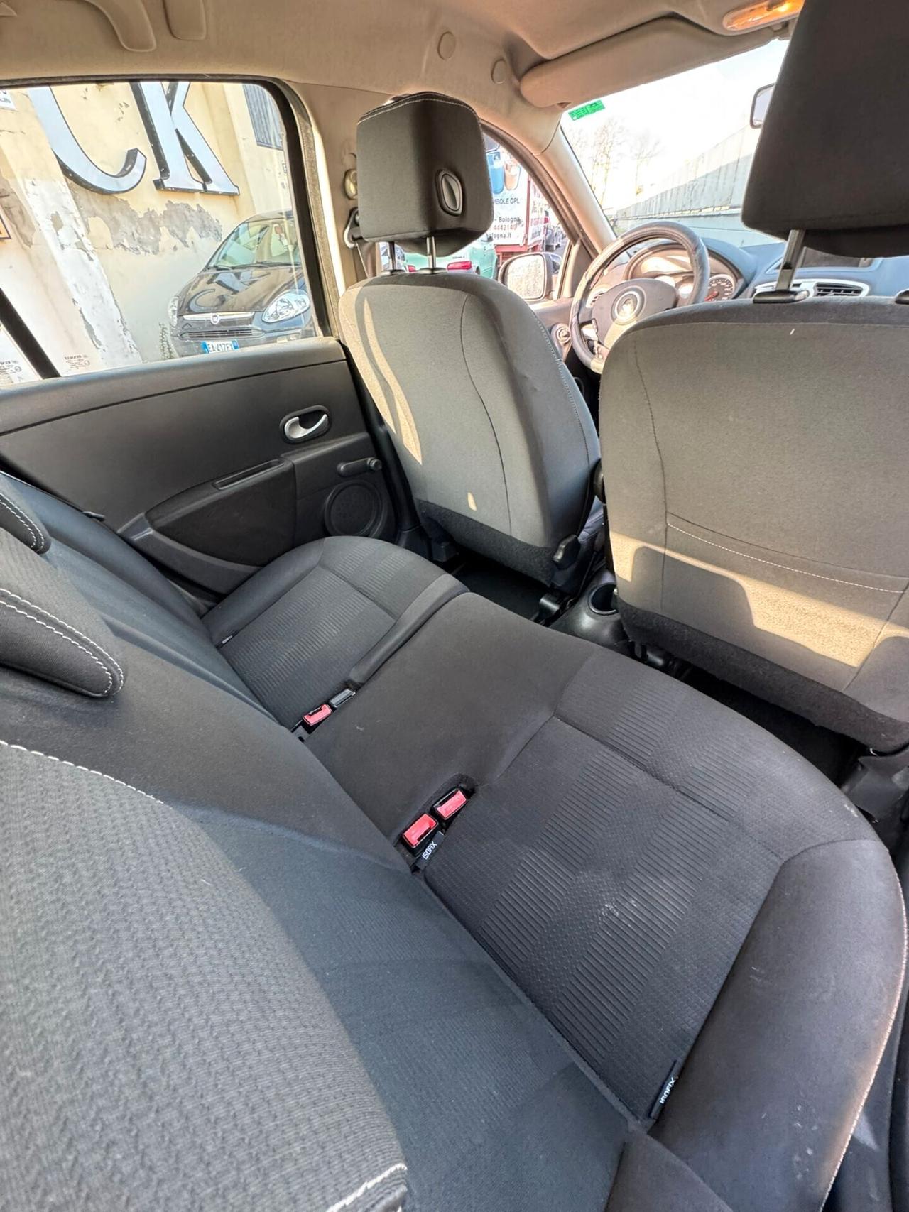 Renault Clio 1.2 16V SporTour Luxe GPL