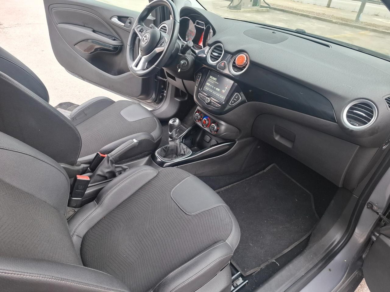 Opel Adam 1.2 70 CV anno 2016 90.000km