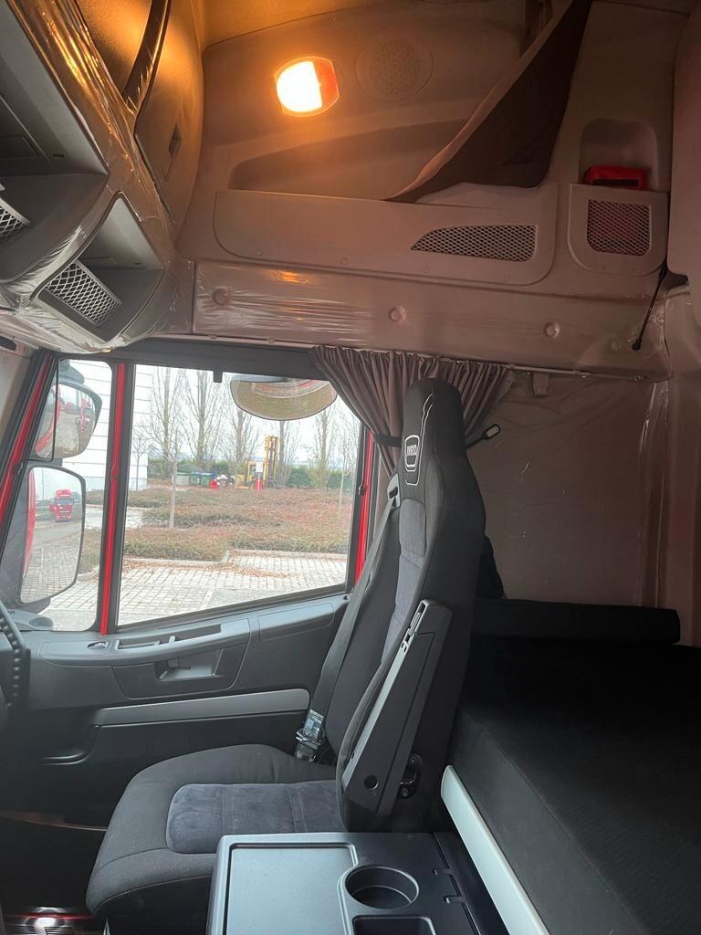 IVECO Stralis 460 NP LNG 4x2 – Retarder – Clima da fermo – 2 letti