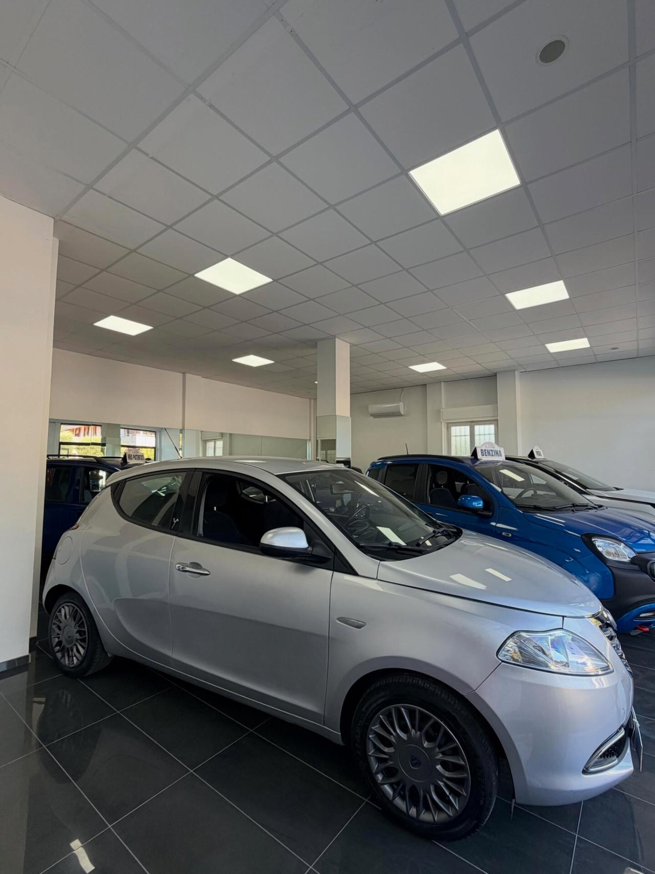 Lancia Ypsilon 1.2 69 CV 5 porte GPL Ecochic Silver