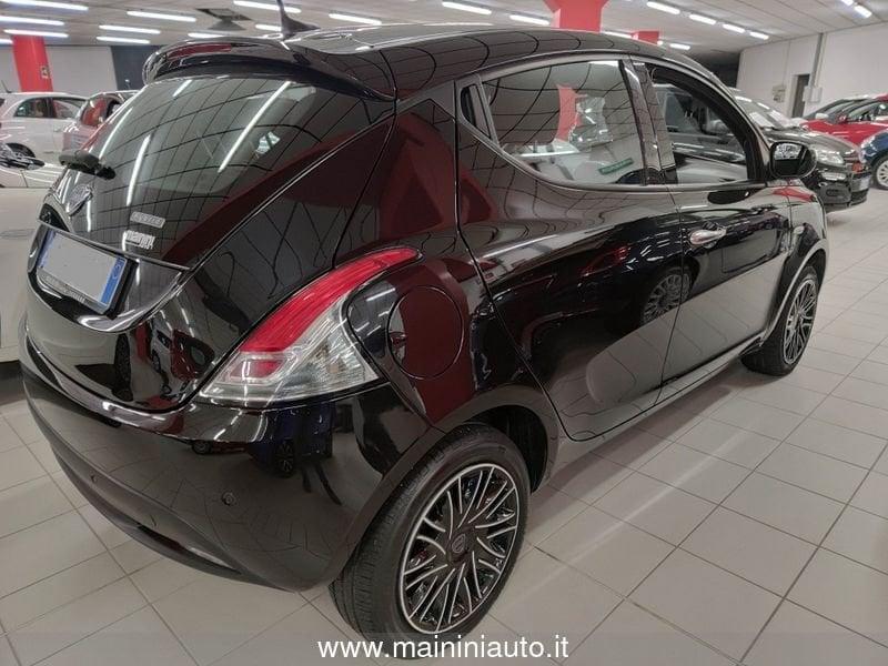 Lancia Ypsilon 1.0 70cv Hybrid 5p Gold + Car Play "SUPER PROMO"