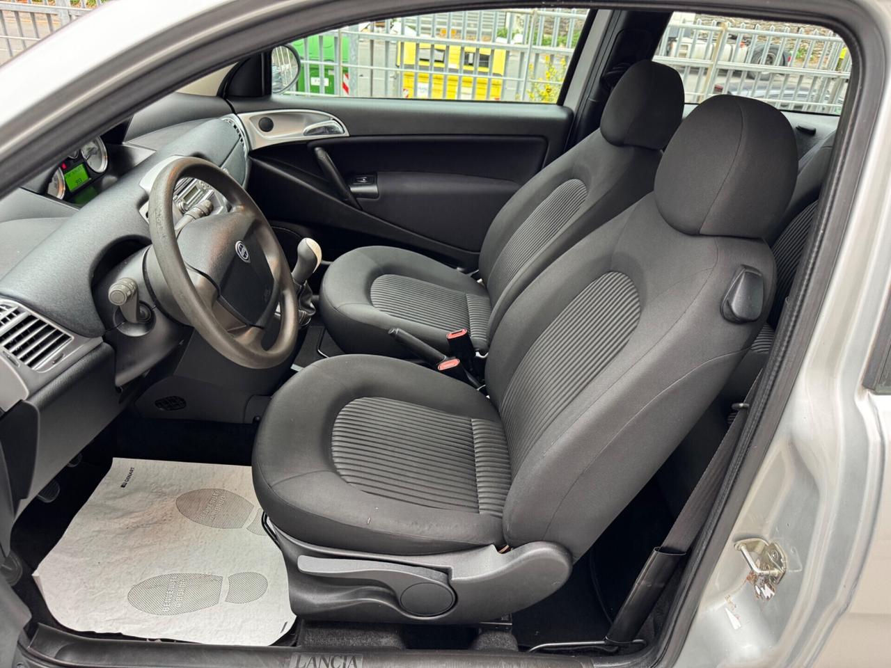 LANCIA YPSILON 1.2 NEOPATENTATI KM 43 MILA !!