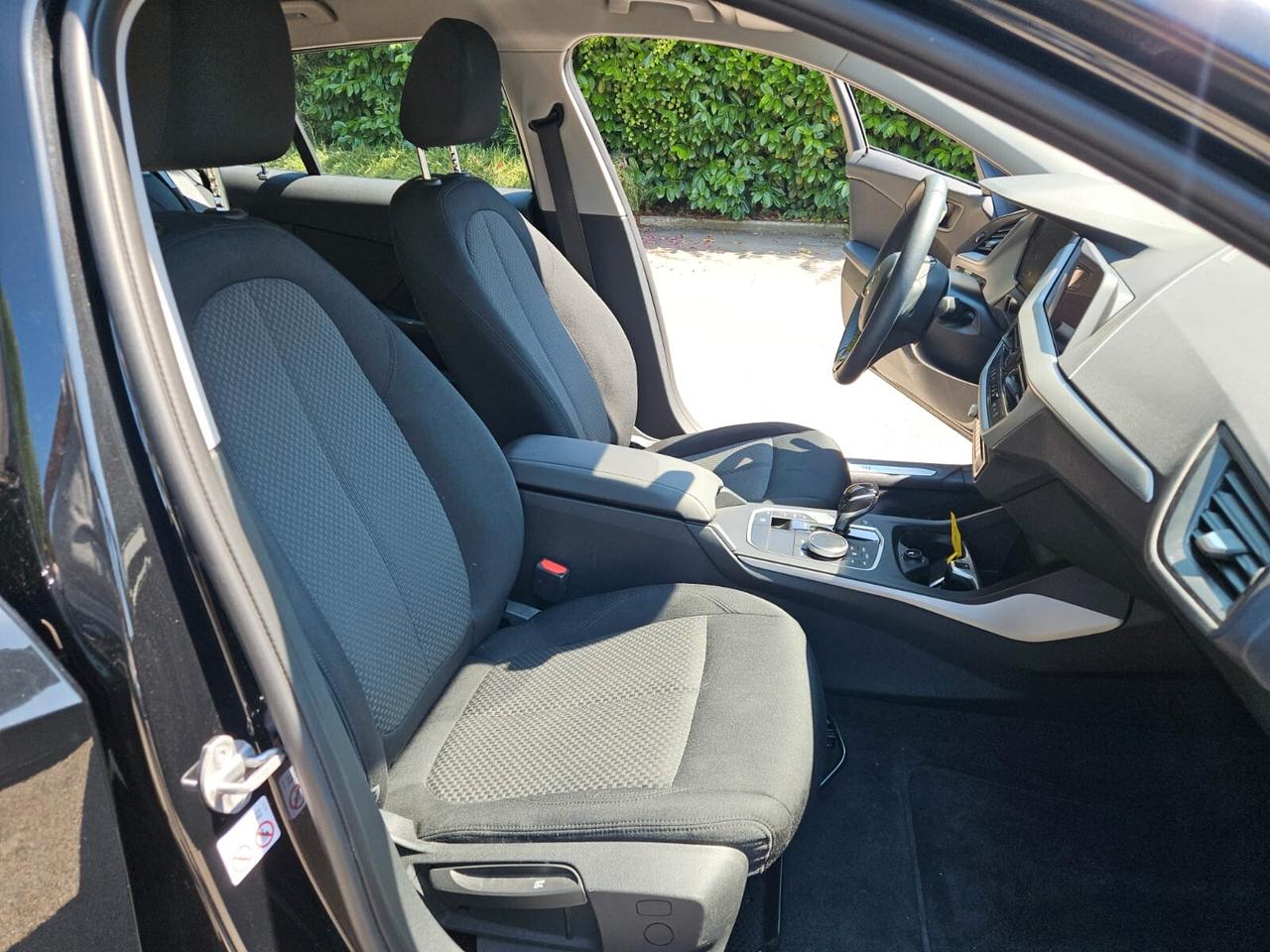 Bmw 116 116d 5p. Business Advantage