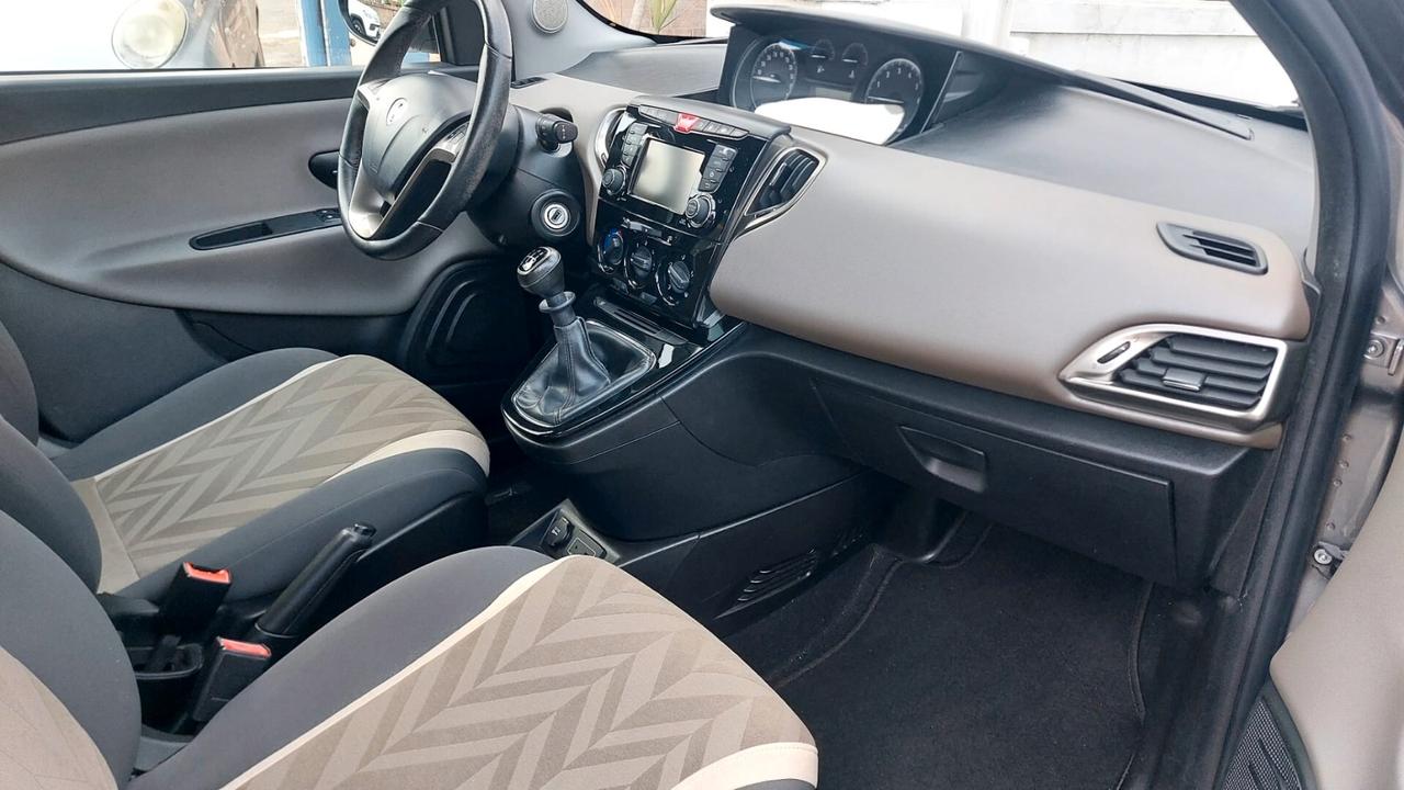Lancia Ypsilon 1.2 69 CV 5 porte GPL Ecochic Gold