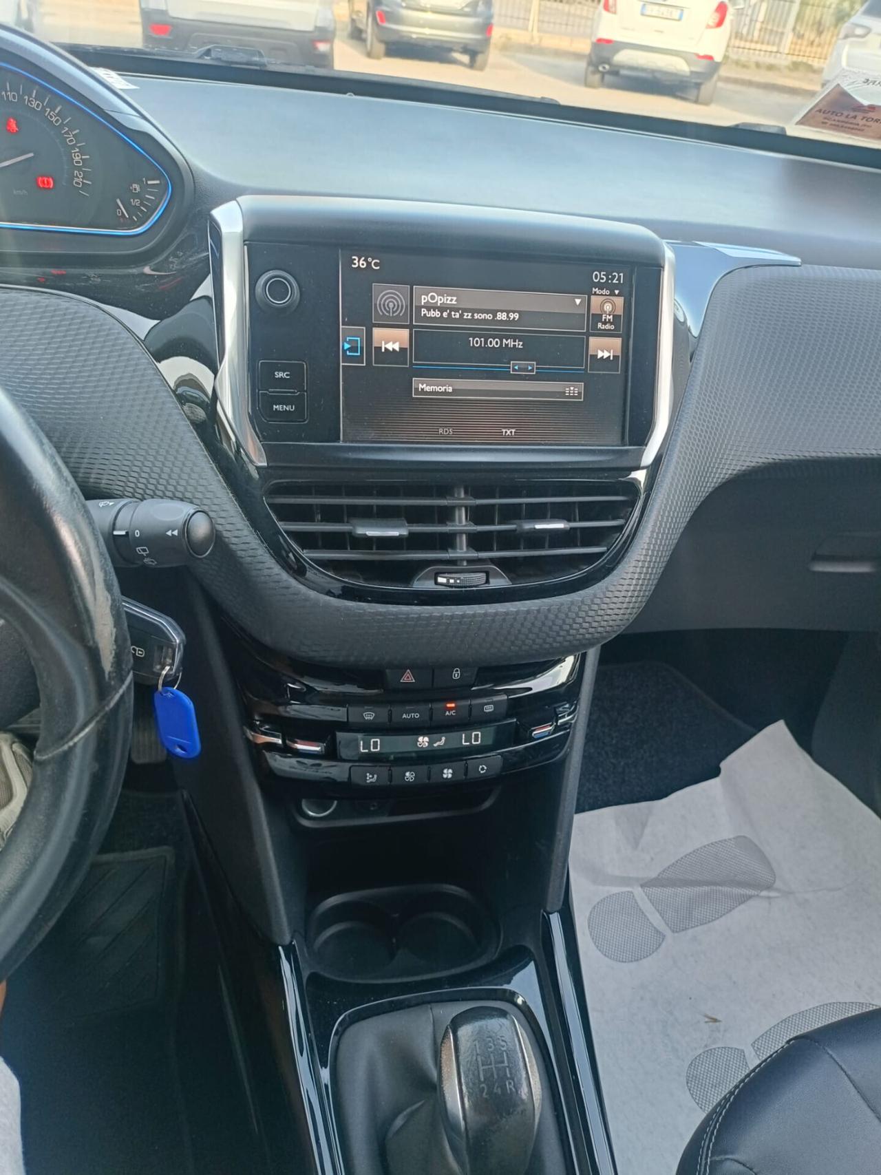 Peugeot 2008 BlueHDi 100 Black Matt