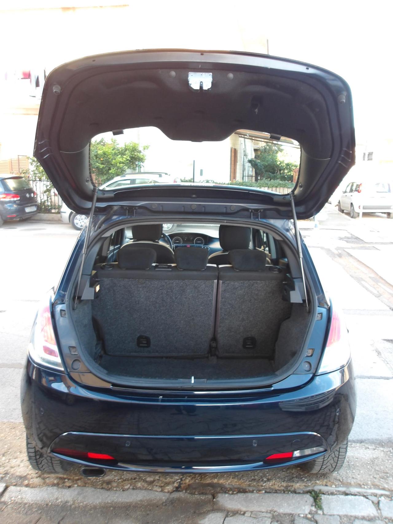 Lancia Ypsilon 5 Porte Ypsilon 1.2 Elefantino Blur 69cv