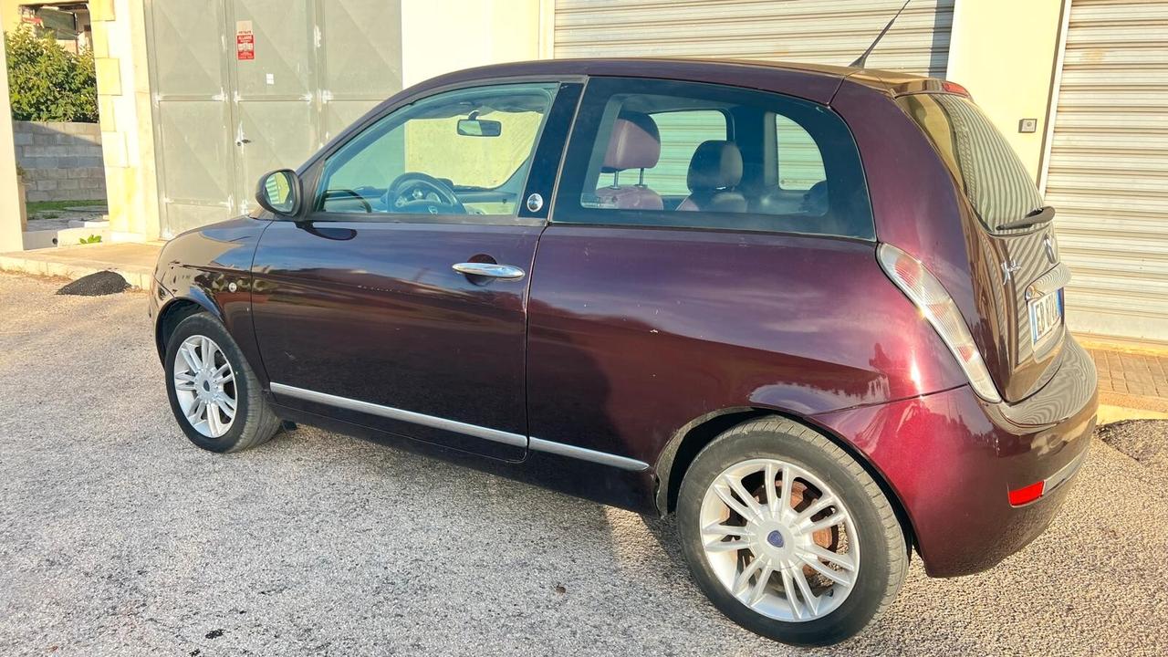 Lancia Ypsilon 1.4 E-Collection Ecochic GPL