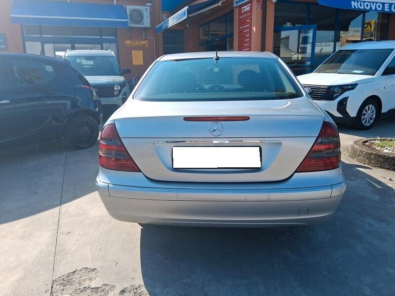 Mercedes-benz E 270 CDI cat Elegance