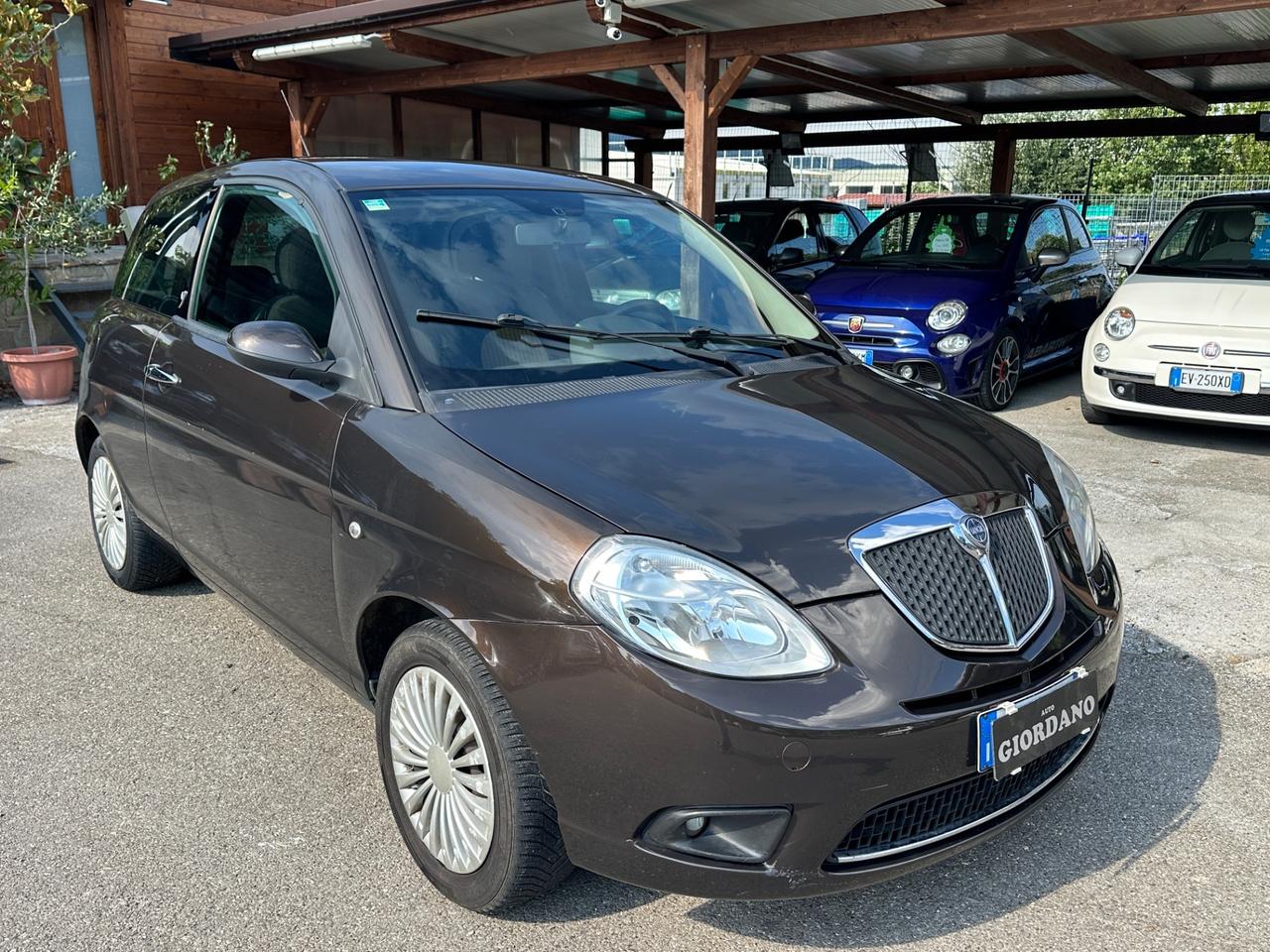Lancia Ypsilon 1.3 MJT 75 CV
