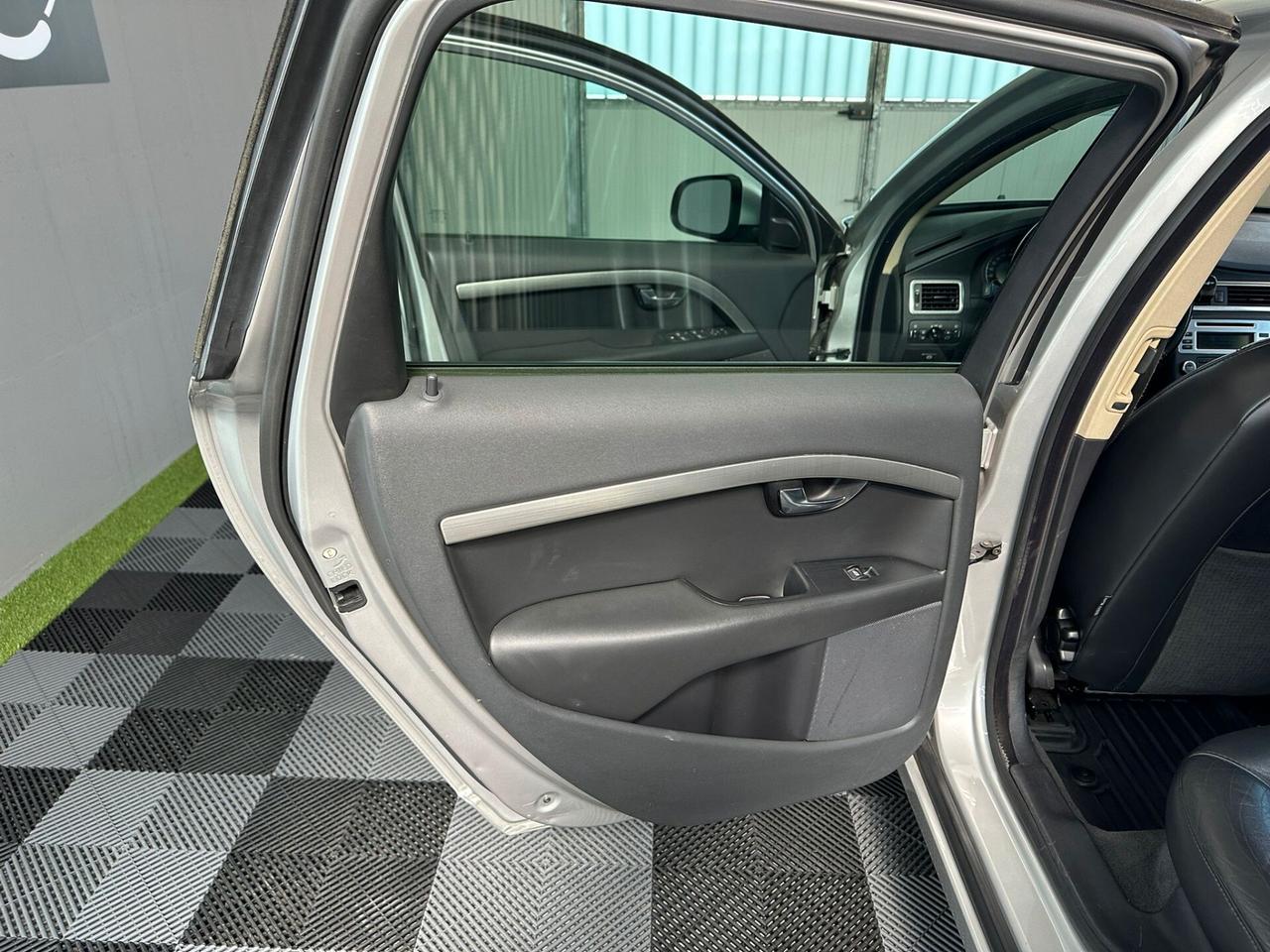 Volvo V70 2.4 D5 Momentum