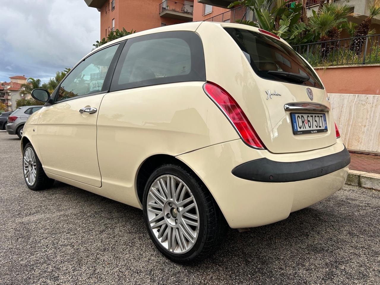 Lancia Ypsilon 1.3 Multijet ideale per neo patenta