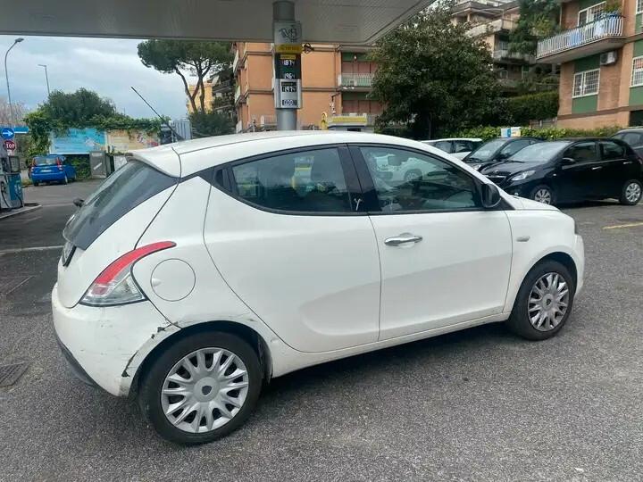 Lancia Ypsilon 1.3 MJT 16V 95 CV 5 porte S&S Silver