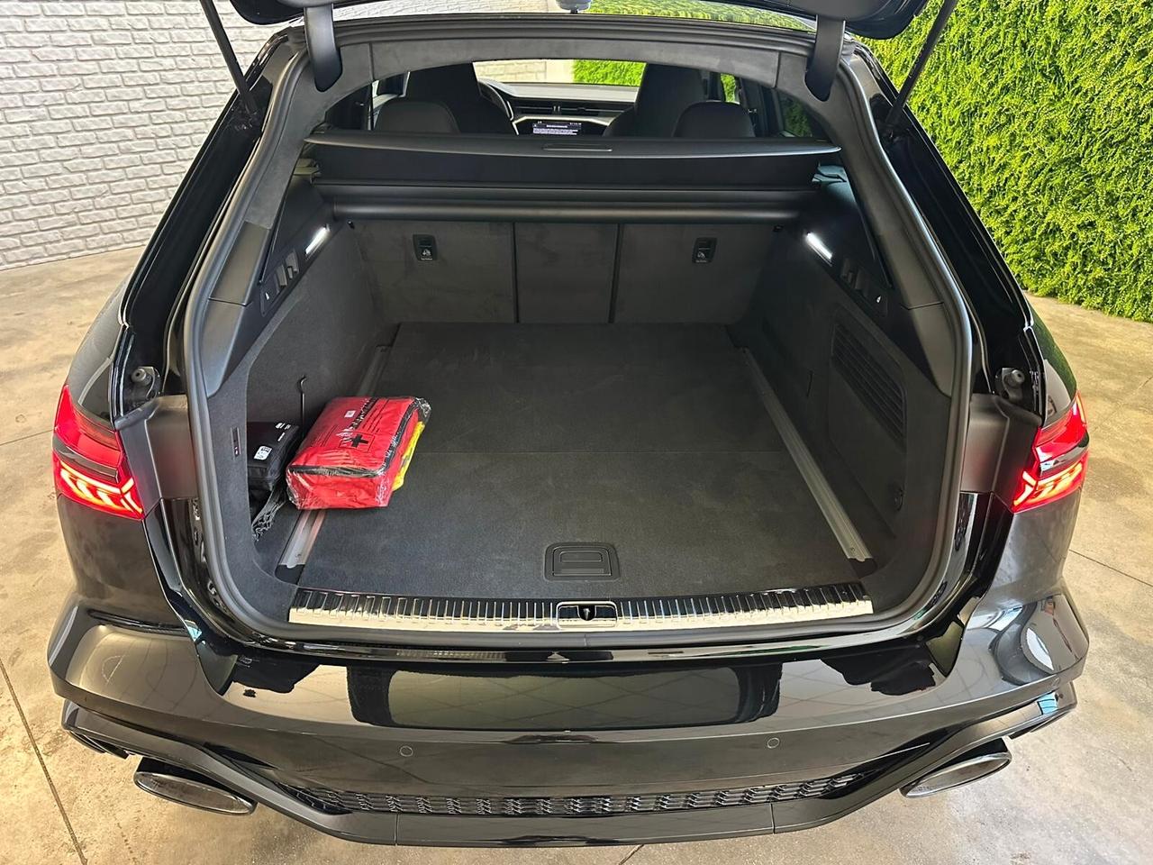 Audi RS6 RS 6 Avant 4.0 TFSI V8 quattro tiptronic Performance