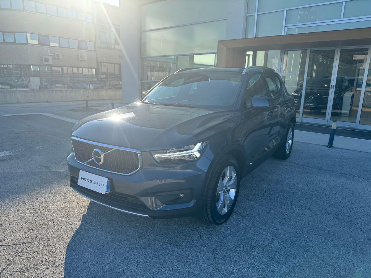 VOLVO - XC40 - T2 Momentum Pro